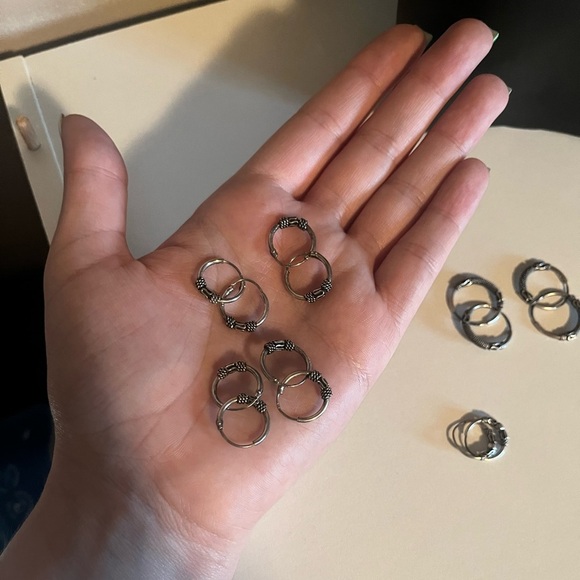 [SOLD] 925 Vintage Sterling Silver Hoop Lot 7 Pairs - Picture 2 of 4